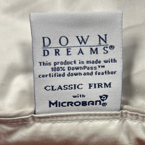 This label features the words "Down Dreams Classic Soft & Firm Combo Pack" by Manchester Mills on it.