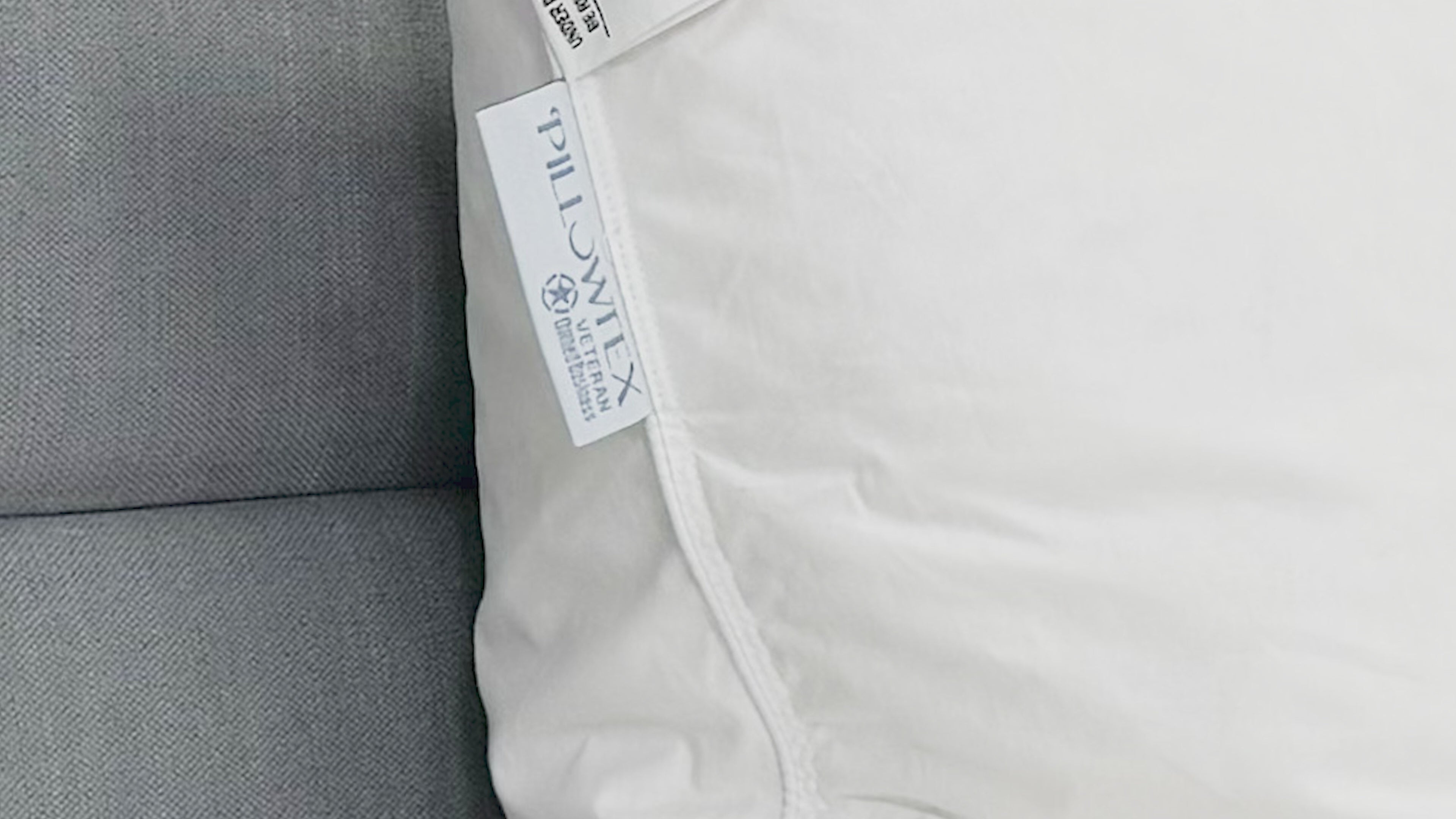 Pillowtex White Duck Down & Feather Pillow | 95% Feathers/5% Down